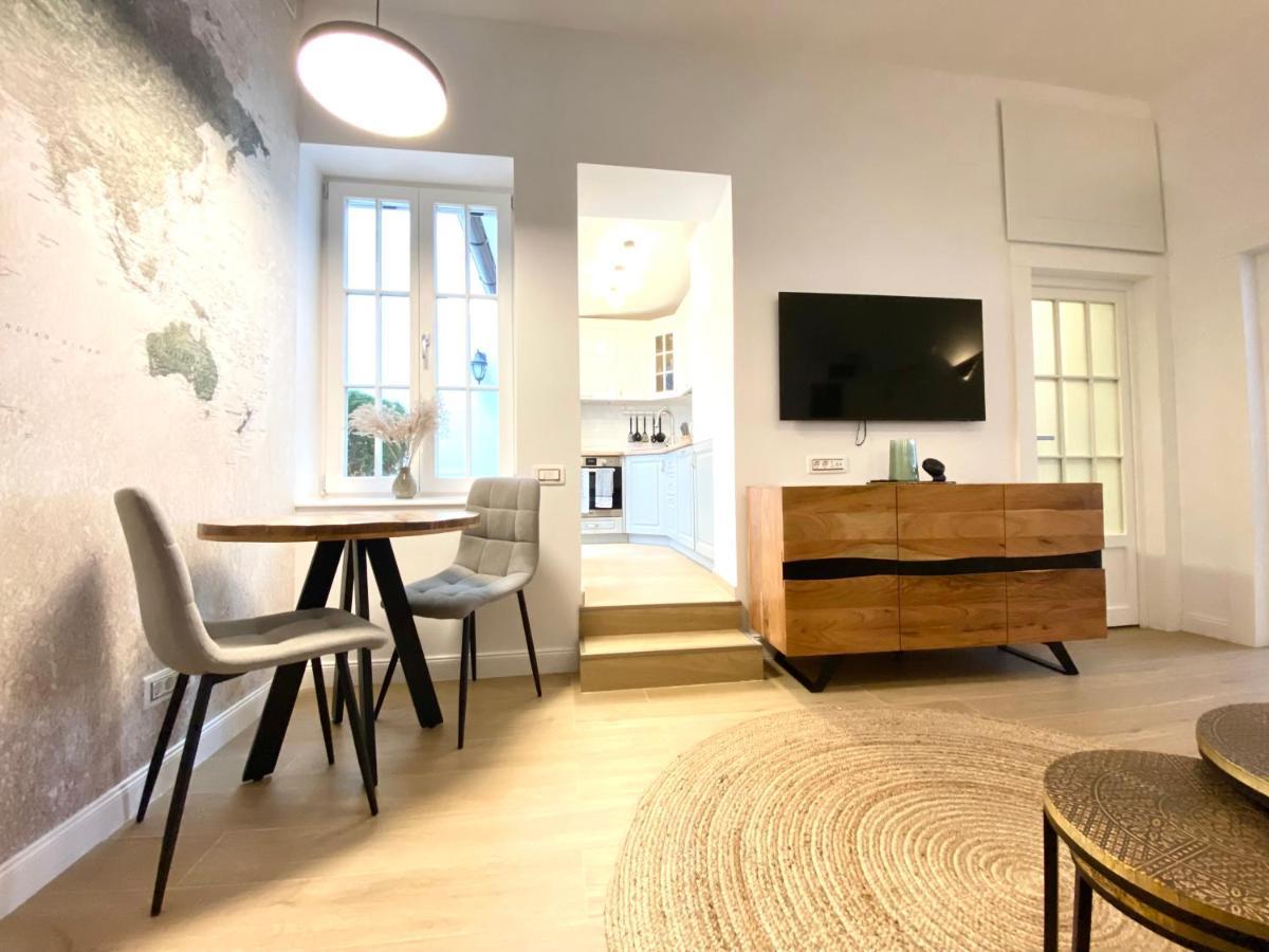 Apartamento 10 Council Square Braşov Exterior foto